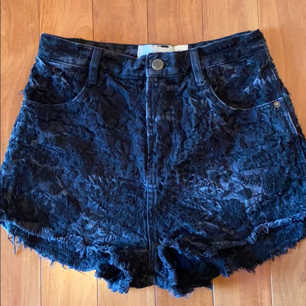 Free people black embroidered denim shorts - 26